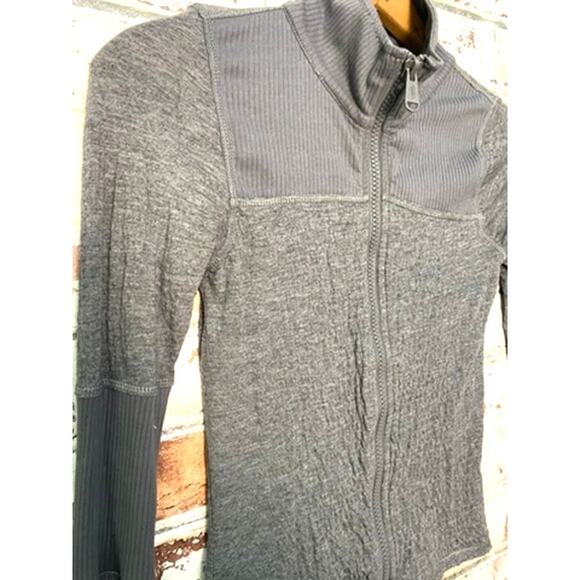 Free People Movement Gray Zip It Layer Stretch Athletic Jacket Top w Thumb Loop - Picture 4 of 11